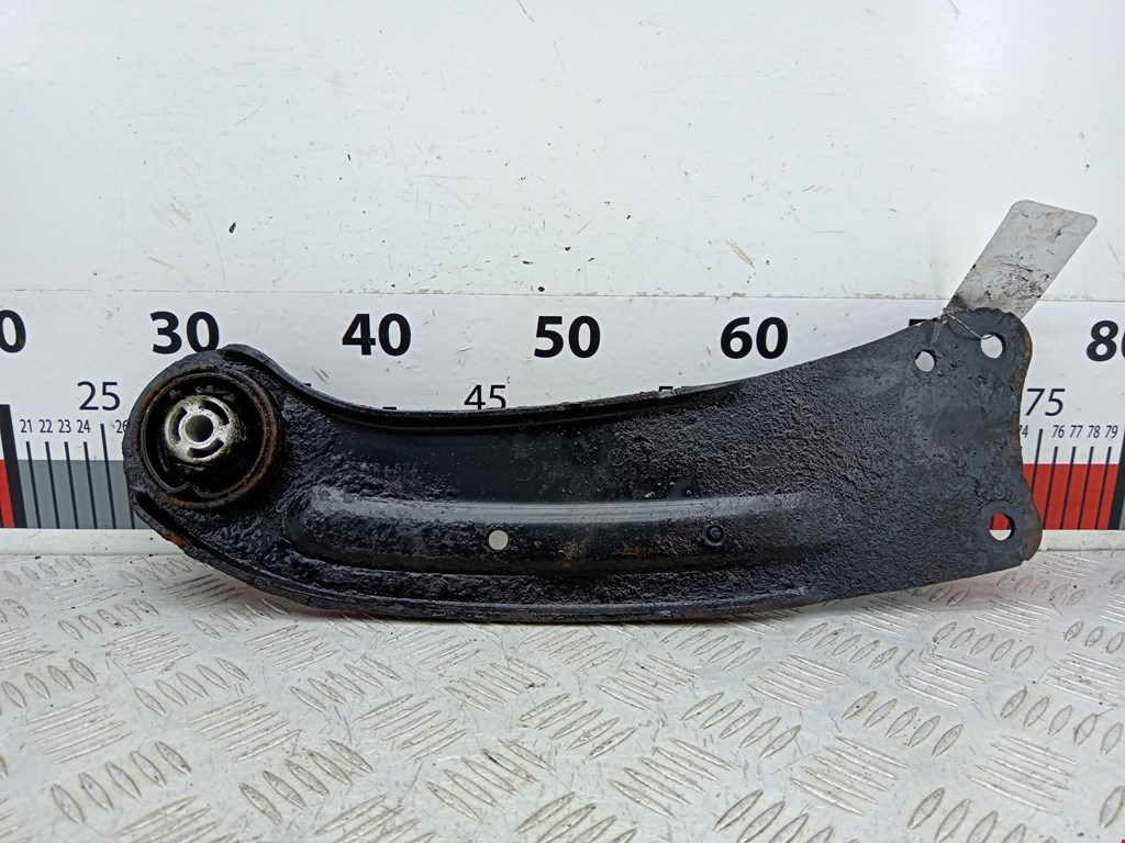 Рычаг задний правый VOLKSWAGEN Passat B6 2005-2011