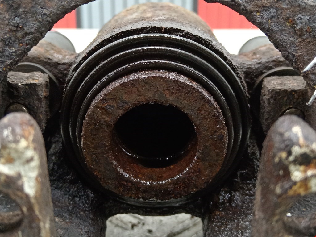 Суппорт задний левый BMW X5 E53 1999-2006