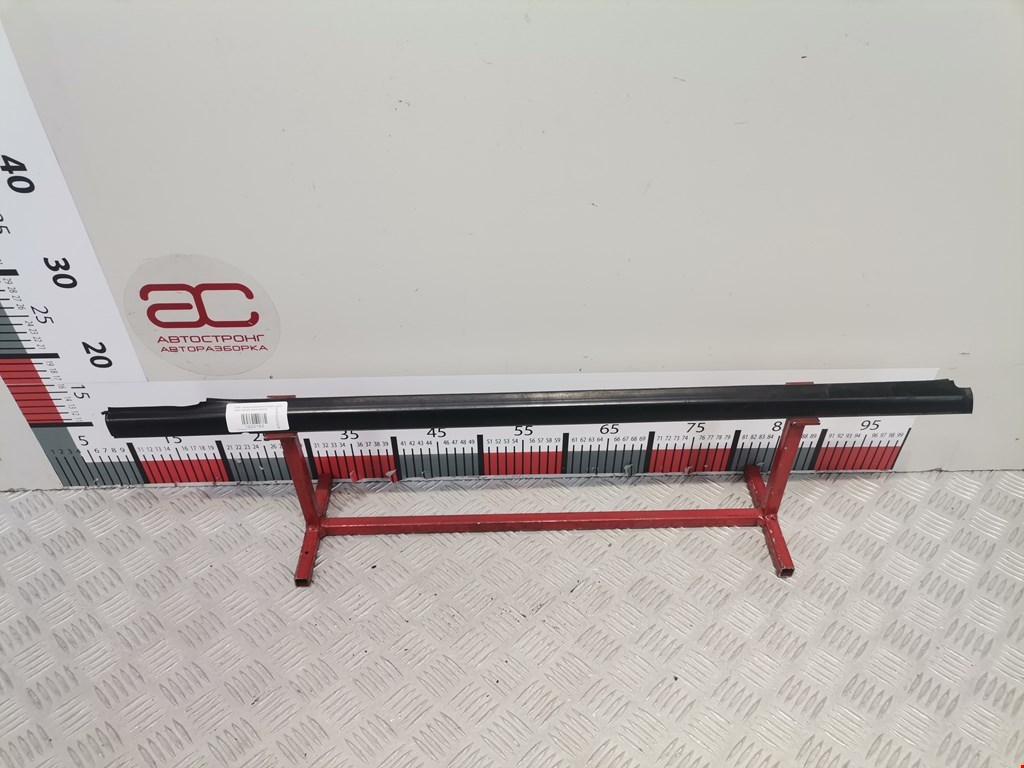 Накладка декоративная (молдинг) стекла двери передней правой Kia Sorento 1 (BL) (2002-2011)