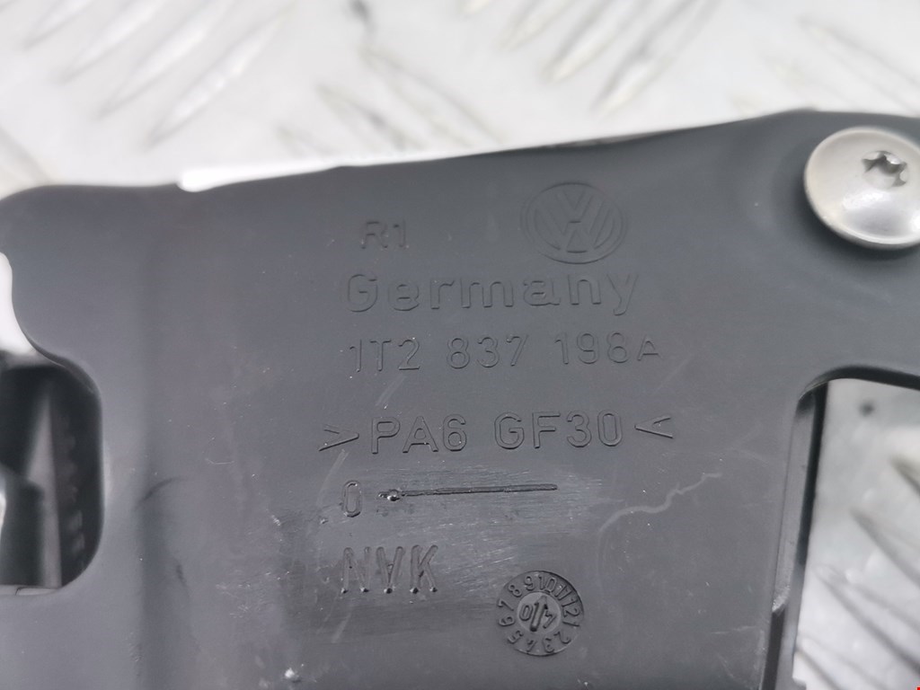 Ручка дверная передняя внутренняя правая VOLKSWAGEN Touran 2003-2010