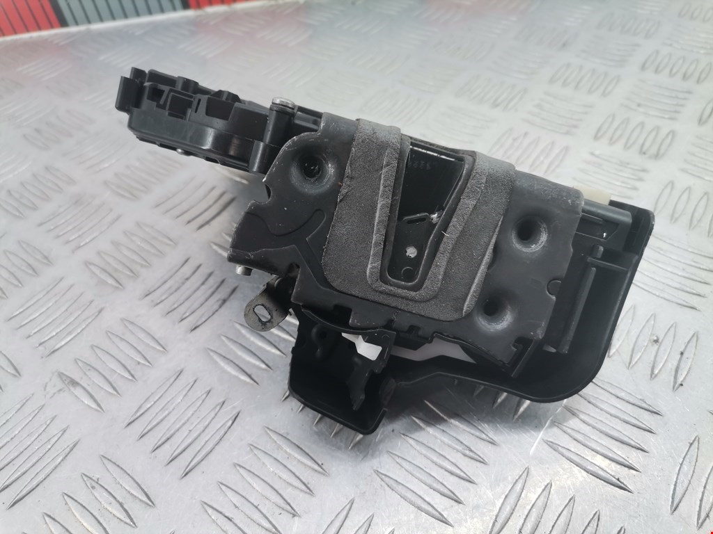 Замок двери задней правой FORD Kuga 2008-2012