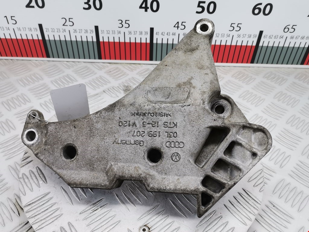 Кронштейн (крепление лапа) двигателя Volkswagen Caddy 3 (2004-2015)