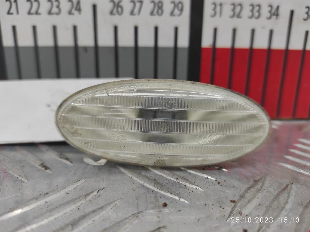 Повторитель указателя поворота правый Renault Koleos (2008-2016)