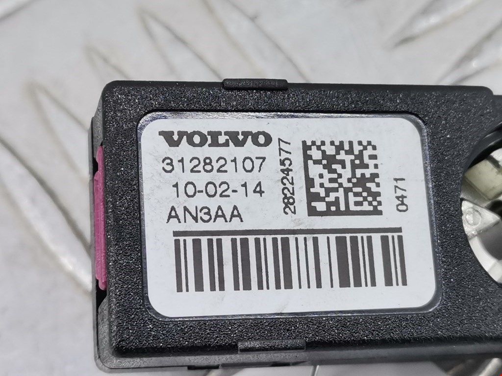 Усилитель антенны VOLVO V60 2010-2018