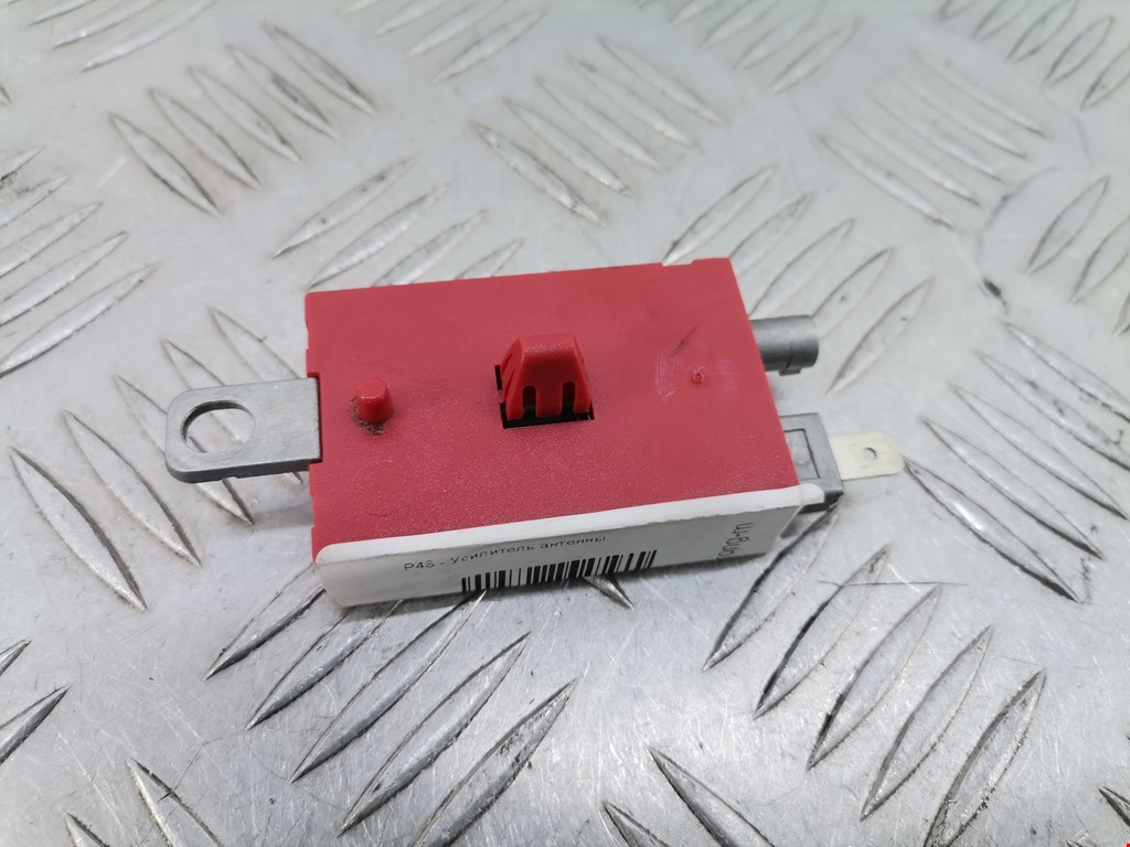 Усилитель антенны VOLVO V60 2010-2018