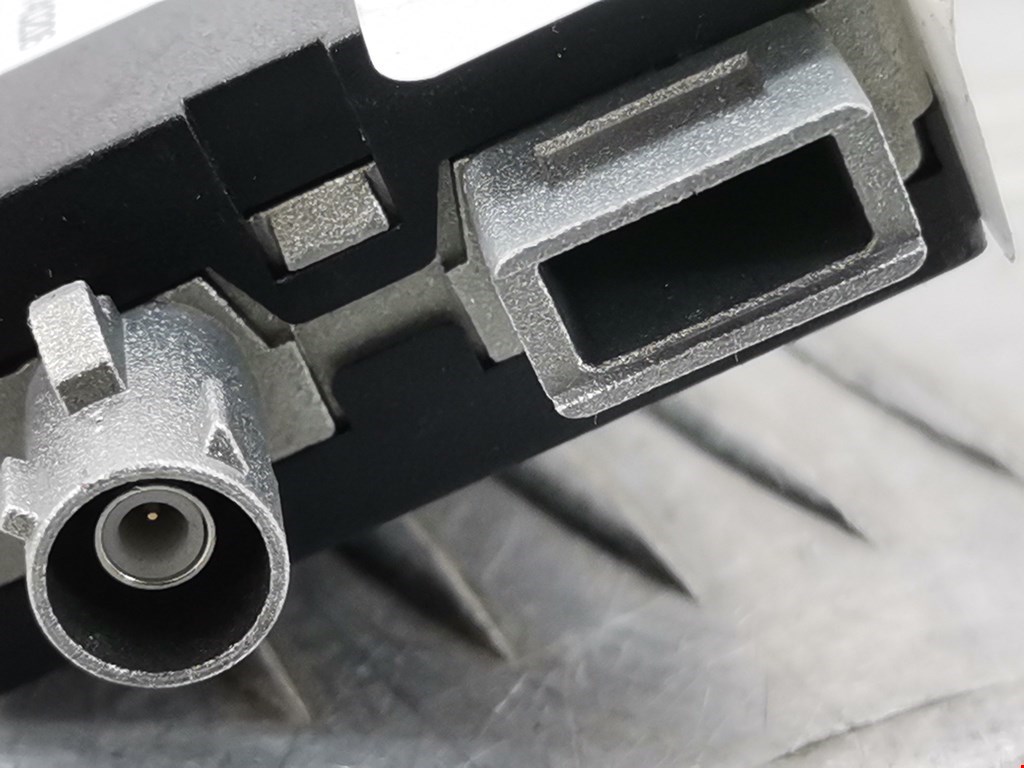 Усилитель антенны VOLVO V60 2010-2018