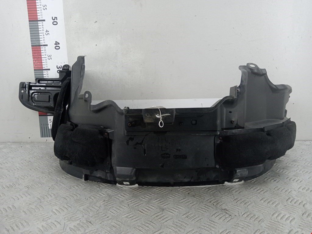 Локер (подкрылок) передний левый NISSAN X-Trail T30 2000-2007