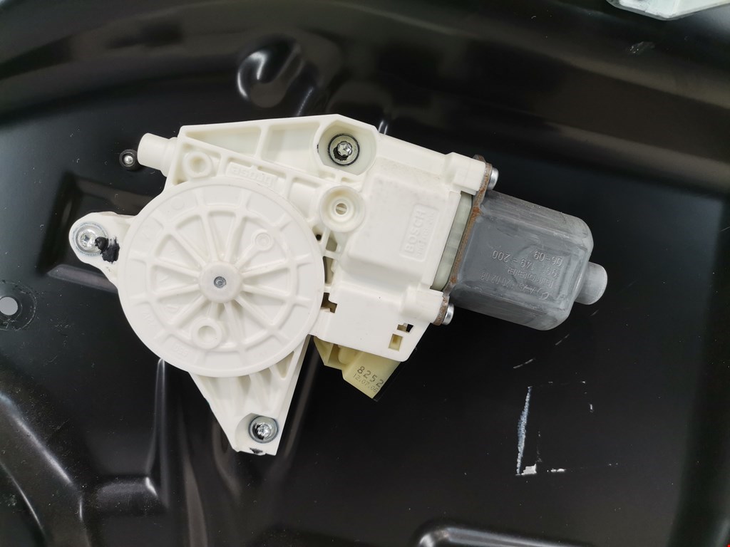 Стеклоподъемник задний правый MERCEDES-BENZ R-Class W251 2005-2017