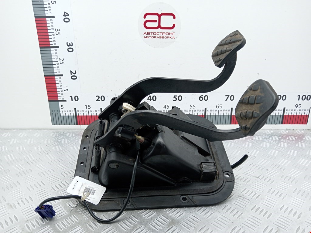 Блок педалей (педальный узел) RENAULT Midlum 1999-2013