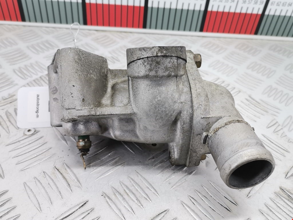 Корпус термостата MITSUBISHI Carisma 1995-1999