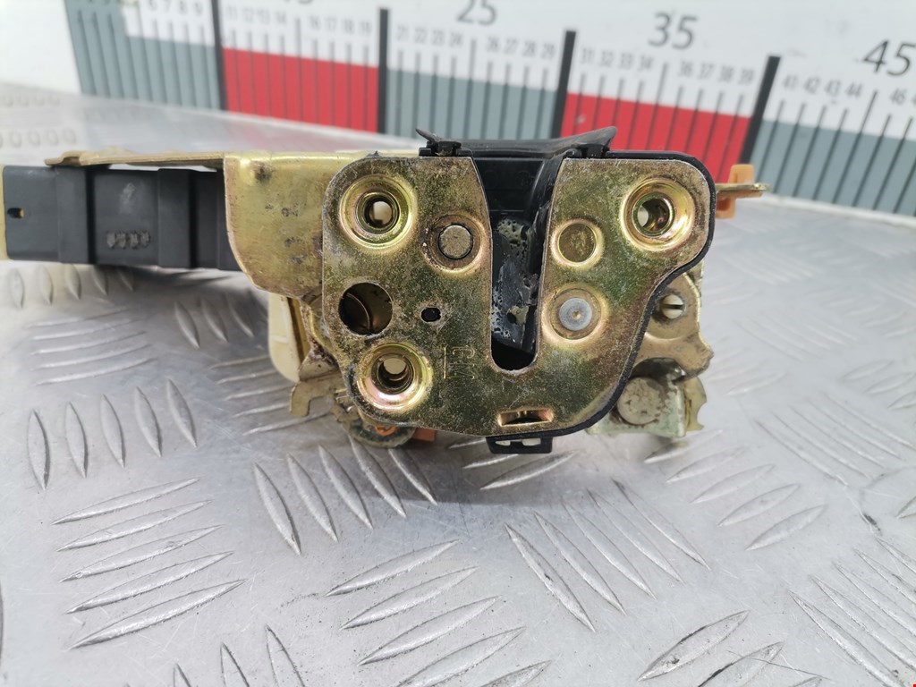 Замок двери передней правой OPEL Omega B 1994-2004