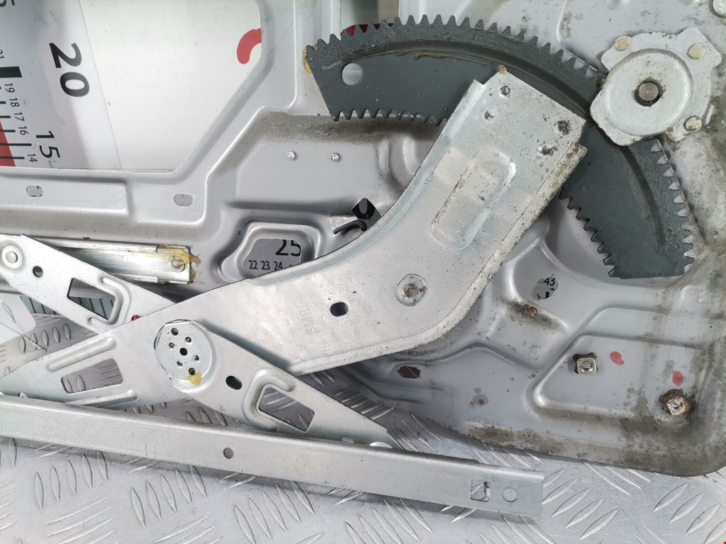 Стеклоподъемник задний левый HYUNDAI Santa Fe SM/ Classic 2000-2012