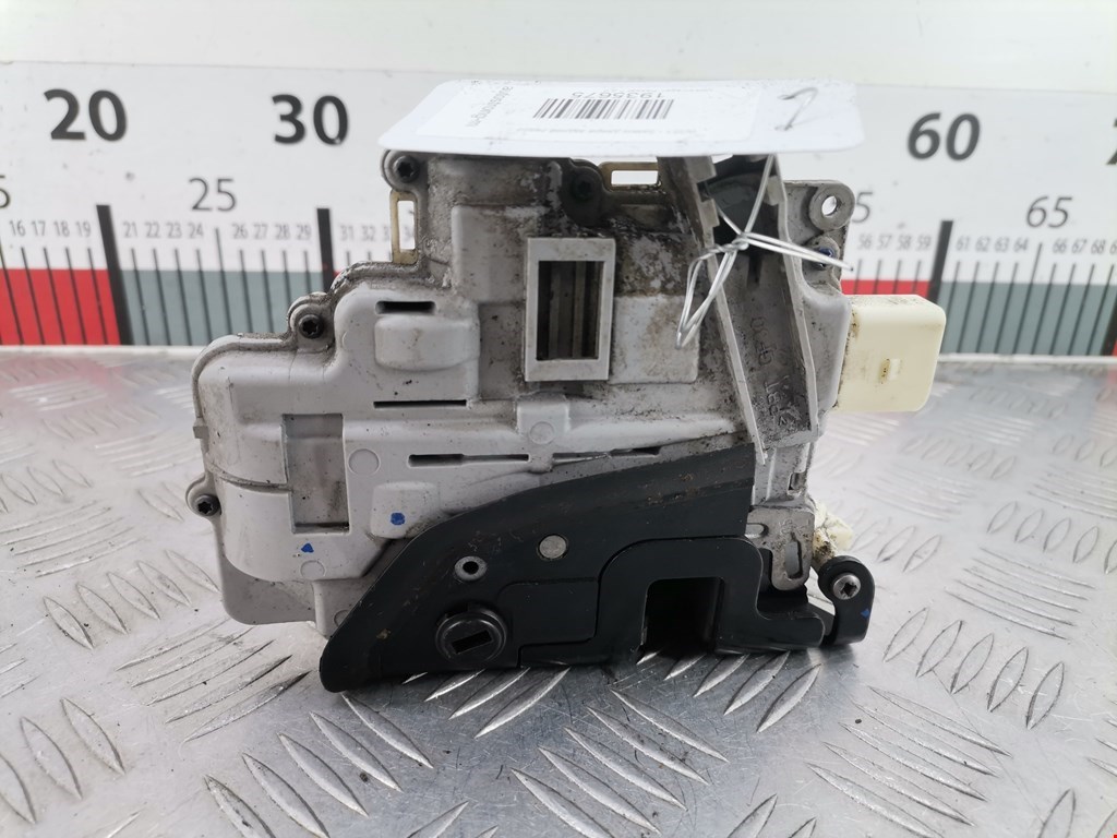 Замок двери задней левой VOLKSWAGEN Passat B7 2011-2015