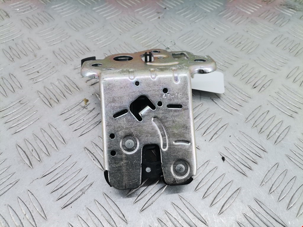 Замок багажника (крышки двери) SKODA Rapid 2012-2020