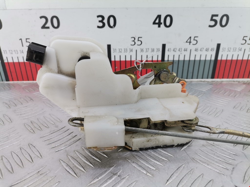 Замок двери передней левой MITSUBISHI Colt CJ 1995-2003