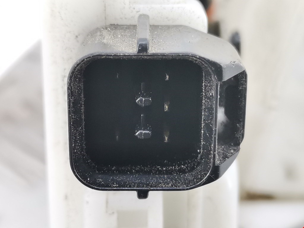 Замок двери передней левой MITSUBISHI Colt CJ 1995-2003