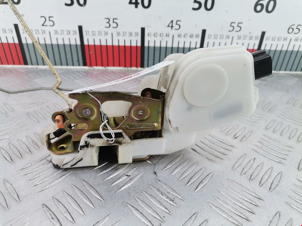 Замок двери передней левой MITSUBISHI Colt CJ 1995-2003