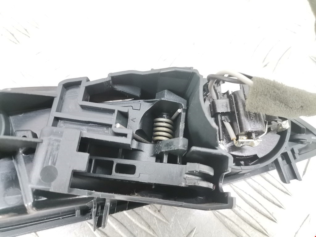 Ручка дверная передняя внутренняя левая FORD Fiesta 2008-2012