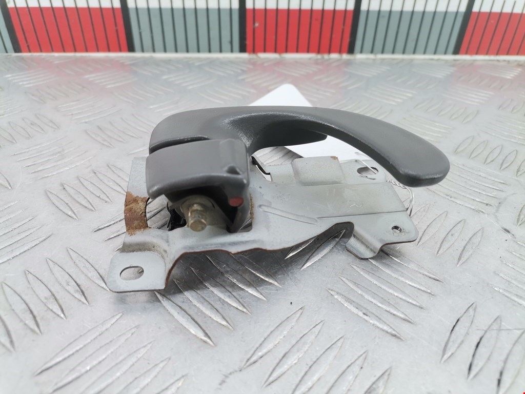 Ручка дверная передняя внутренняя правая MITSUBISHI Colt CJ 1995-2003