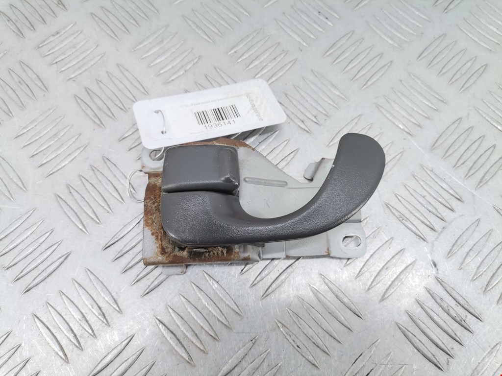 Ручка дверная передняя внутренняя левая MITSUBISHI Colt CJ 1995-2003