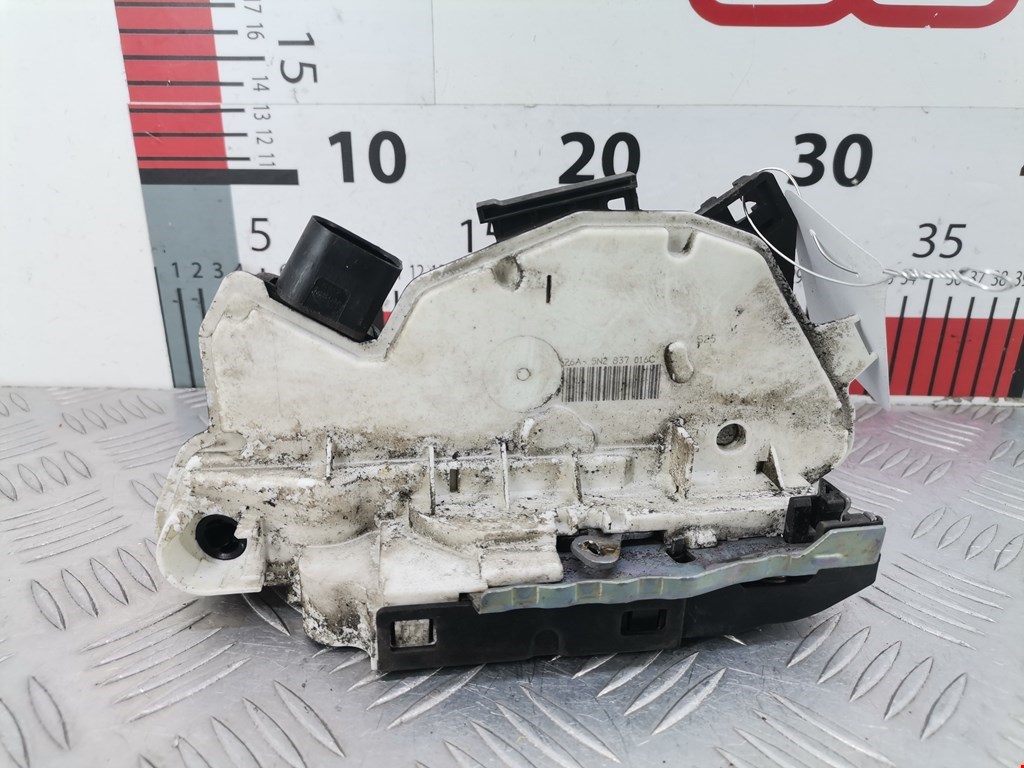 Замок двери передней правой SEAT Ibiza 2008-2017