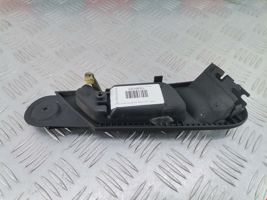 Ручка дверная задняя внутренняя левая MERCEDES-BENZ C-Class C-klasse W203 2000-2007