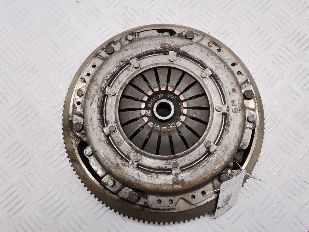 Маховик (демпфер сцепления) OPEL Corsa C 2000-2006