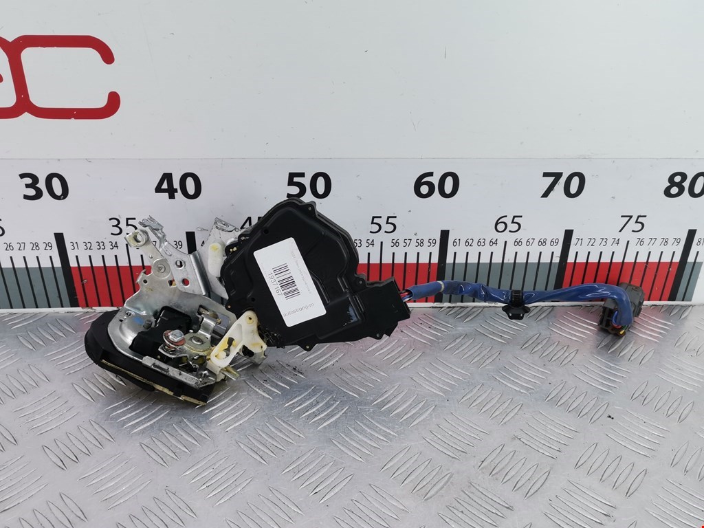 Замок двери задней правой TOYOTA RAV 4 XA20 2000-2005