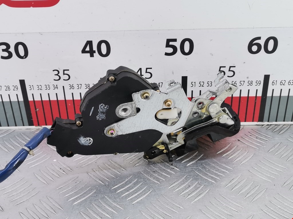 Замок двери задней правой TOYOTA RAV 4 XA20 2000-2005