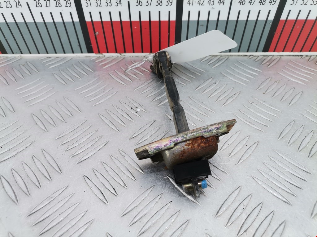 Ограничитель открывания двери TOYOTA RAV 4 XA20 2000-2005