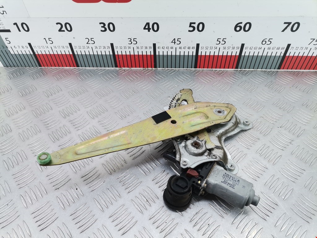 Стеклоподъемник задний левый TOYOTA RAV 4 XA20 2000-2005