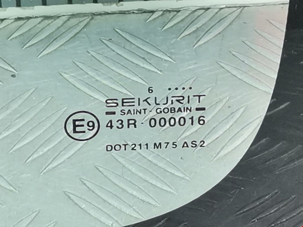 Стекло двери заднее правое CITROEN Berlingo 1996-2012