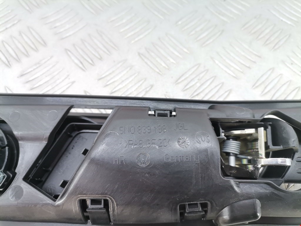 Ручка дверная задняя внутренняя правая VOLKSWAGEN Tiguan 2007-2016