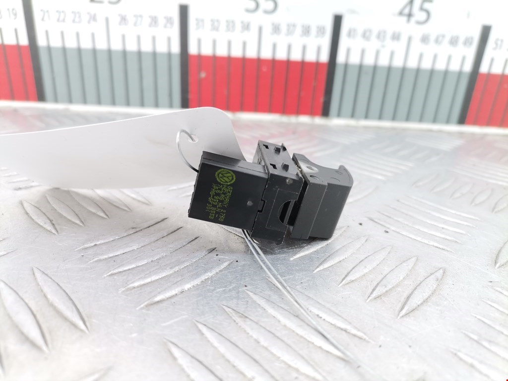 Кнопка стеклоподъемника VOLKSWAGEN Tiguan 2007-2018