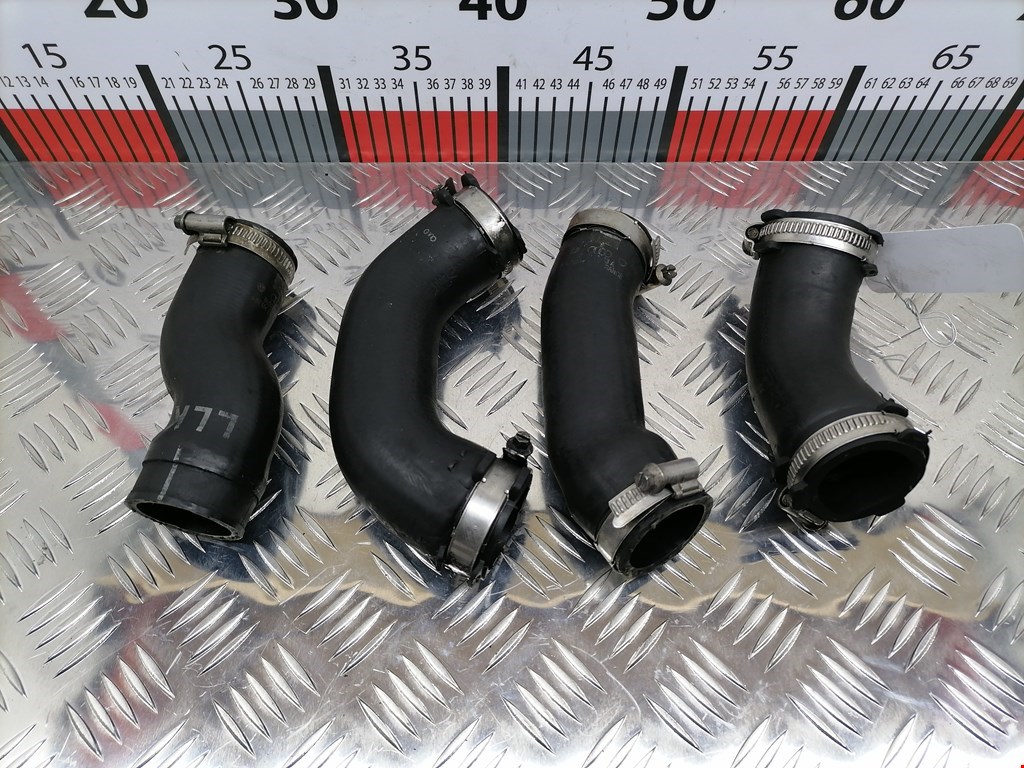 Патрубок интеркулера AUDI A4 B6 2001-2005