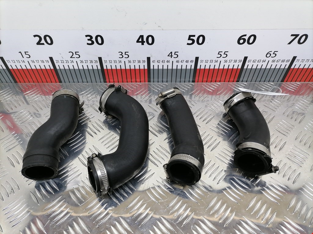 Патрубок интеркулера AUDI A4 B6 2001-2005