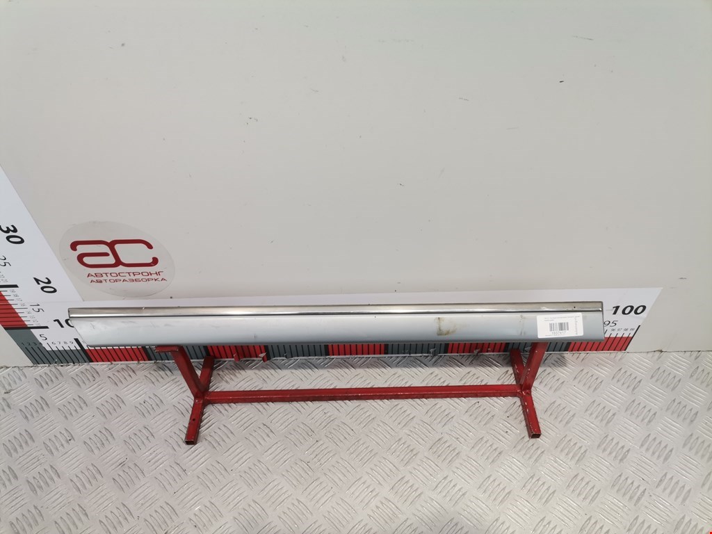 Накладка декоративная (молдинг) двери задней правой Mercedes C-Class (W202) (1993-2001)