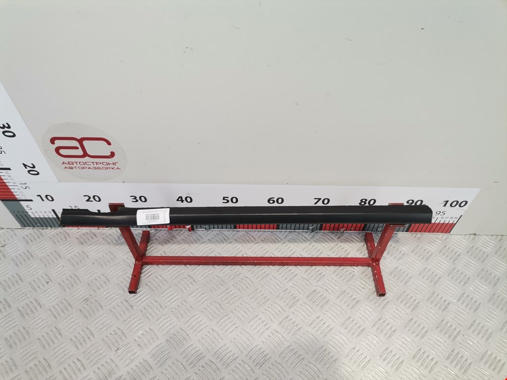 Накладка декоративная (молдинг) стекла двери задней левой Kia Sorento 1 (BL) (2002-2011)