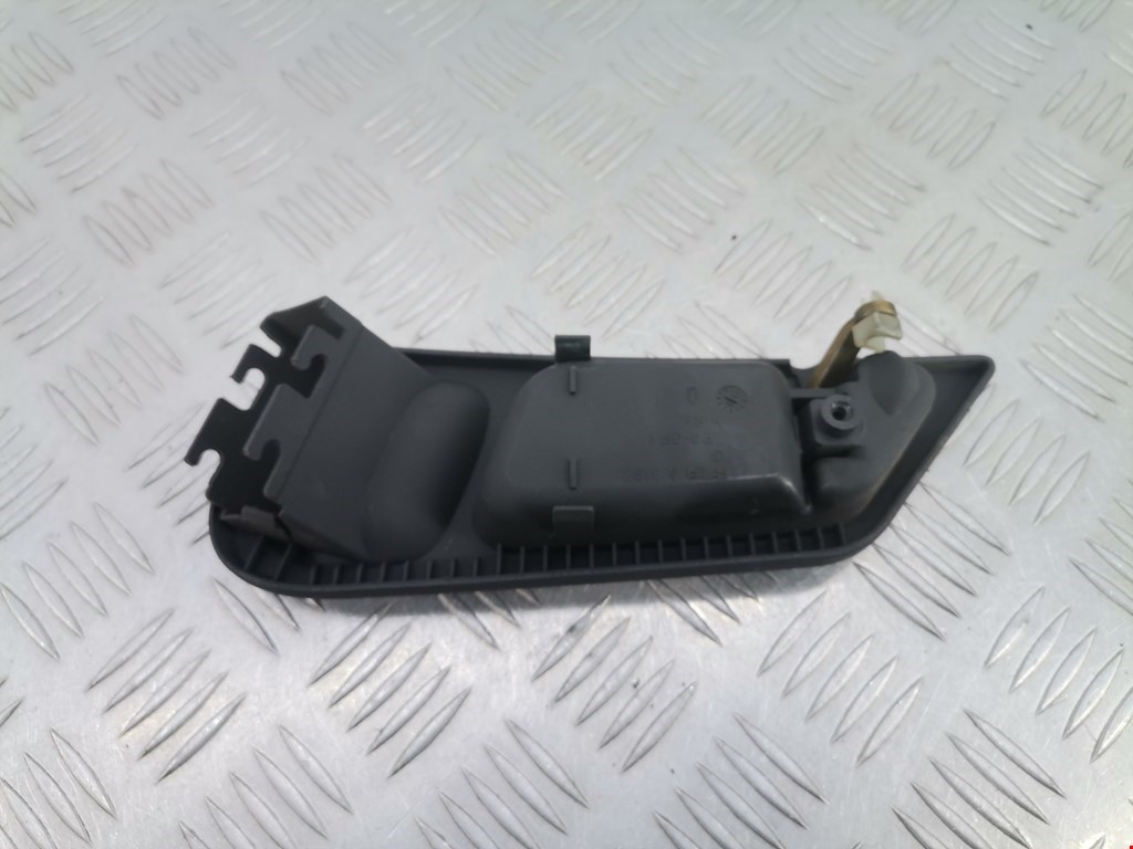 Ручка дверная задняя внутренняя правая MERCEDES-BENZ C-Class C-klasse W203 2000-2007