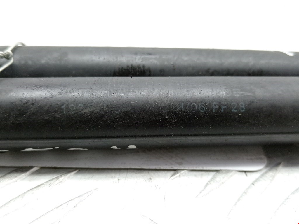 Амортизатор крышки (двери) багажника SUZUKI Swift 2004-2010