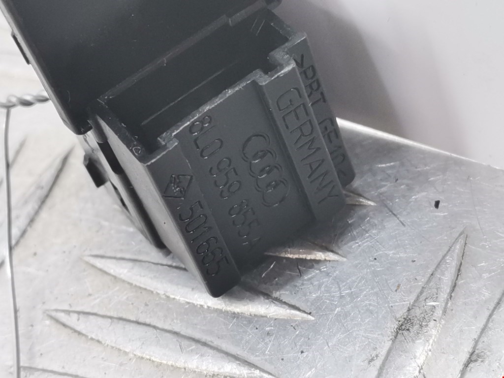 Кнопка стеклоподъемника AUDI A3 8L 1996-2003