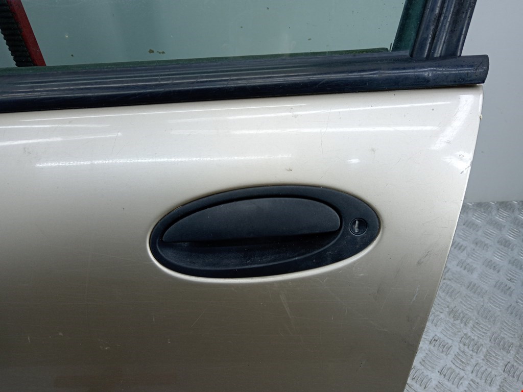 Дверь передняя левая RENAULT Laguna 1993-2000