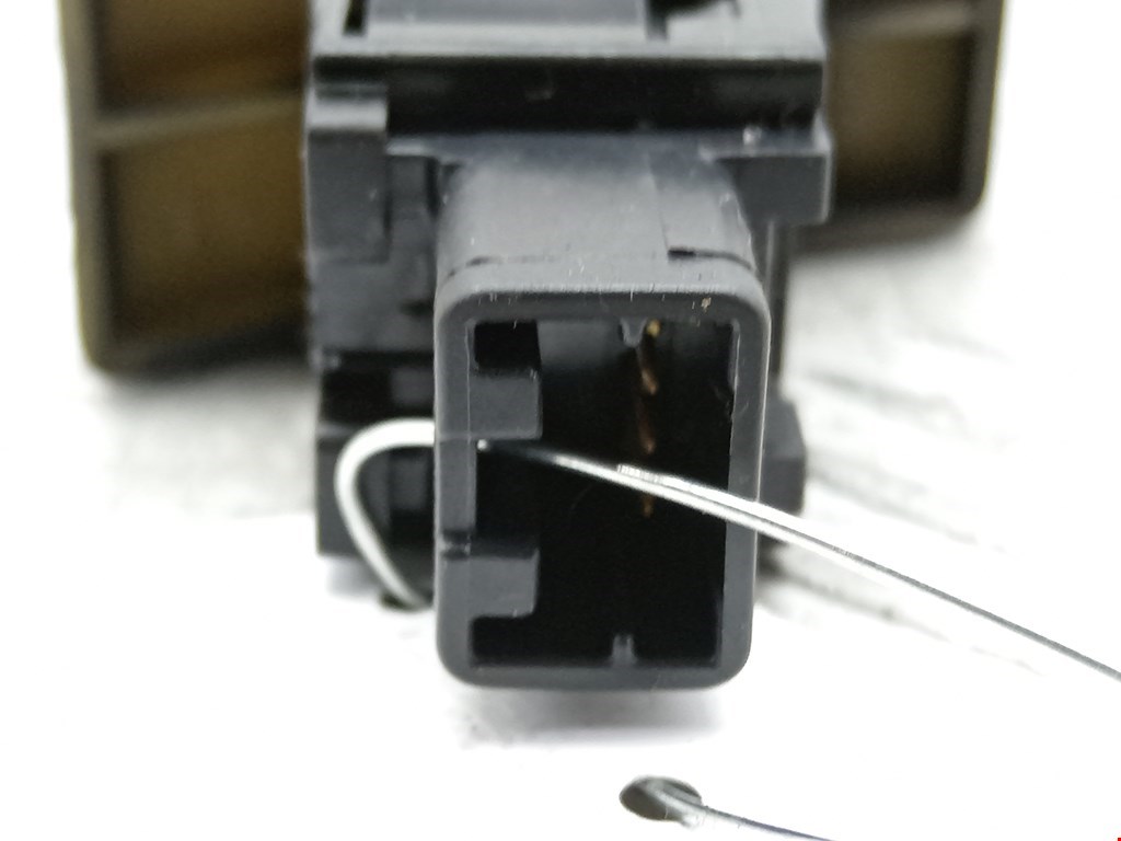 Кнопка аварийной сигнализации (аварийки) SUZUKI Swift 2004-2010