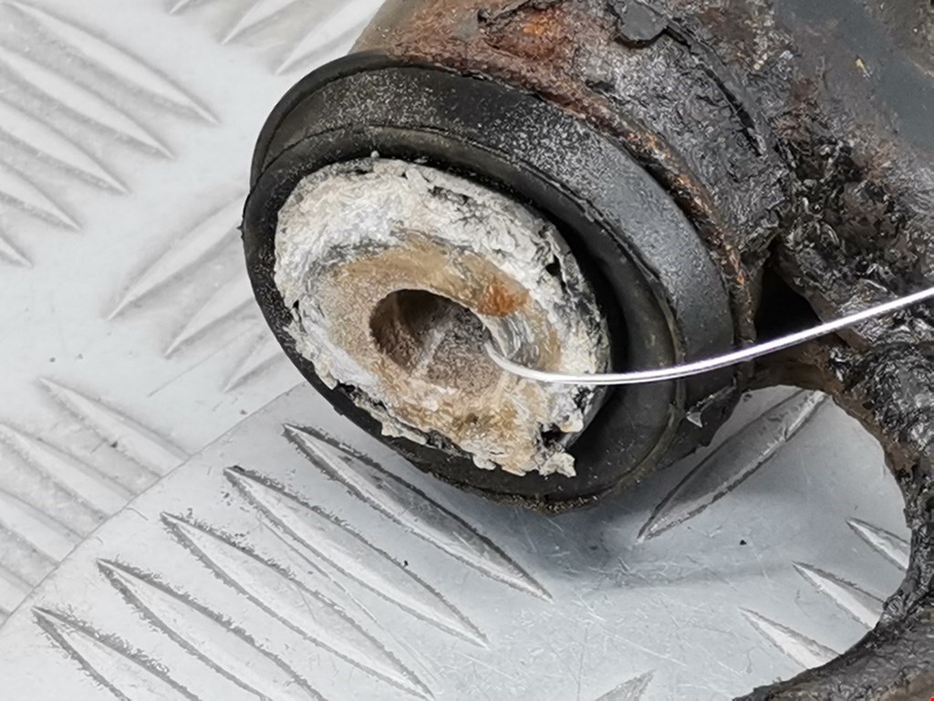 Рычаг передний правый OPEL Corsa D 2006-2014