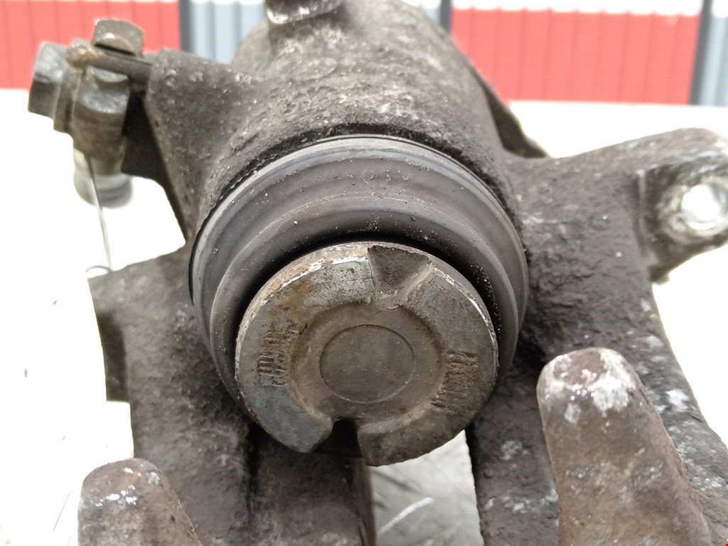 Суппорт задний правый AUDI A4 B6 2001-2005