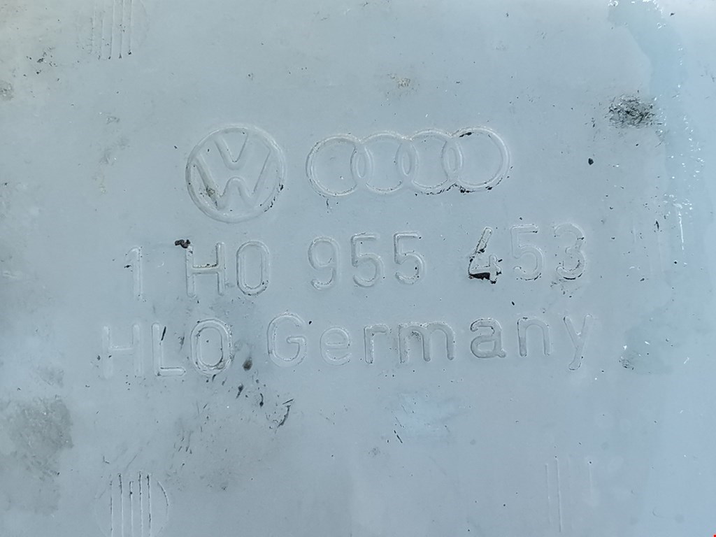 Бачок омывателя VOLKSWAGEN Golf III 1991-1997