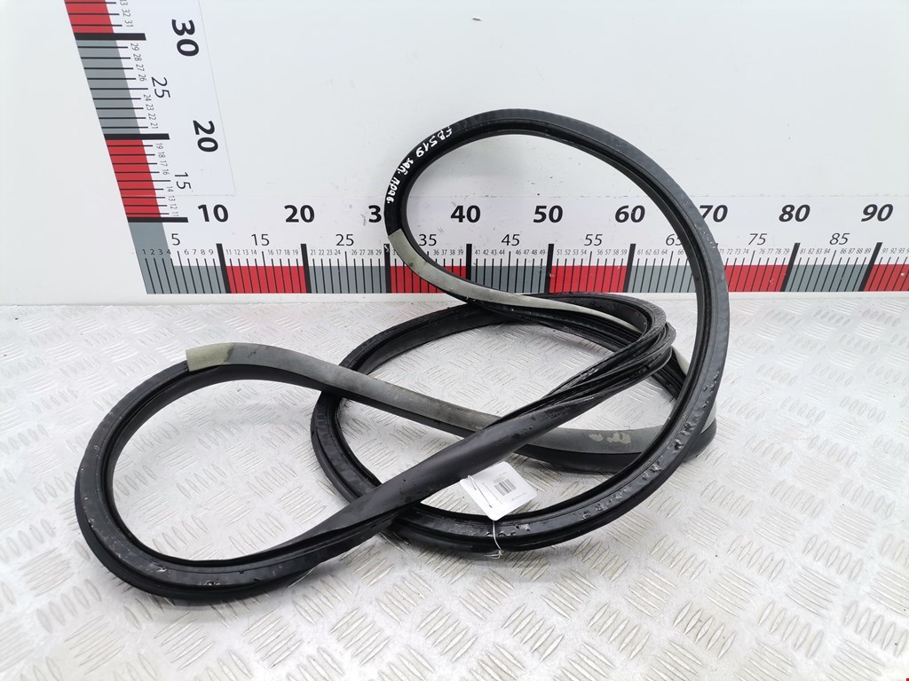 Уплотнитель двери RENAULT Laguna 2007-2015