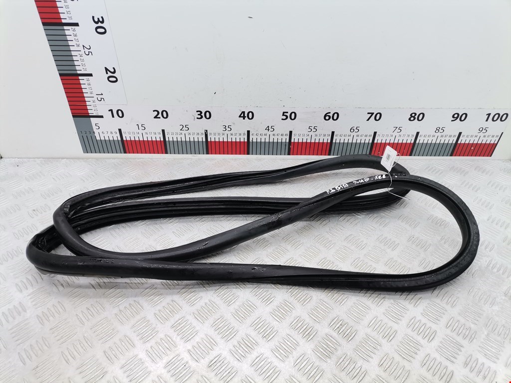 Уплотнитель двери RENAULT Laguna 2007-2015