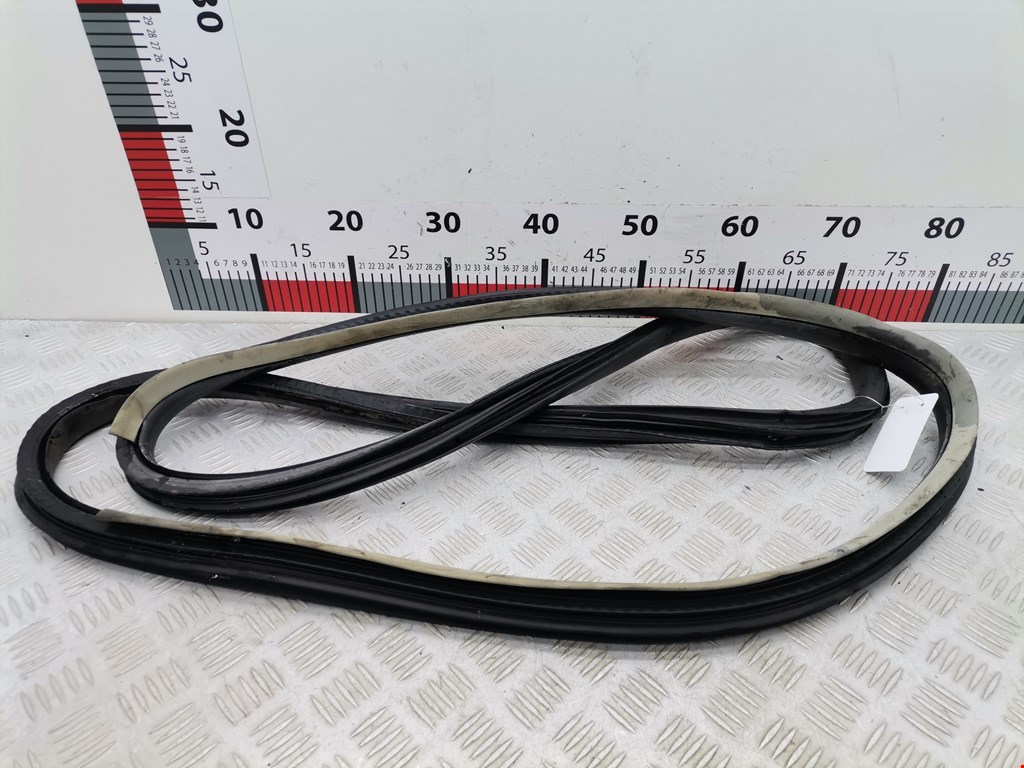 Уплотнитель двери RENAULT Laguna 2007-2015