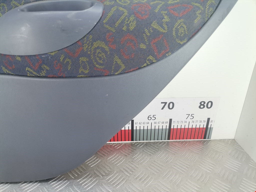 Обшивка двери задняя правая MAZDA 121 1987-1991